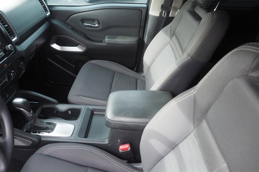 Used 2022 Nissan Frontier SV image 9