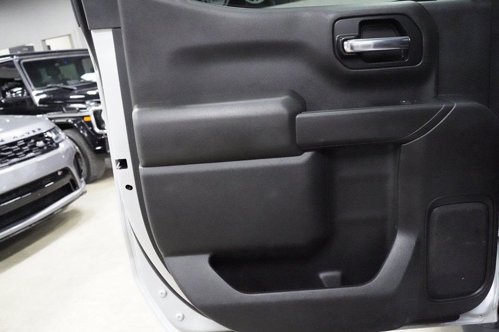Used 2022 Chevrolet Silverado 1500 Custom w/ LPO, Blackout Package RWD image 12