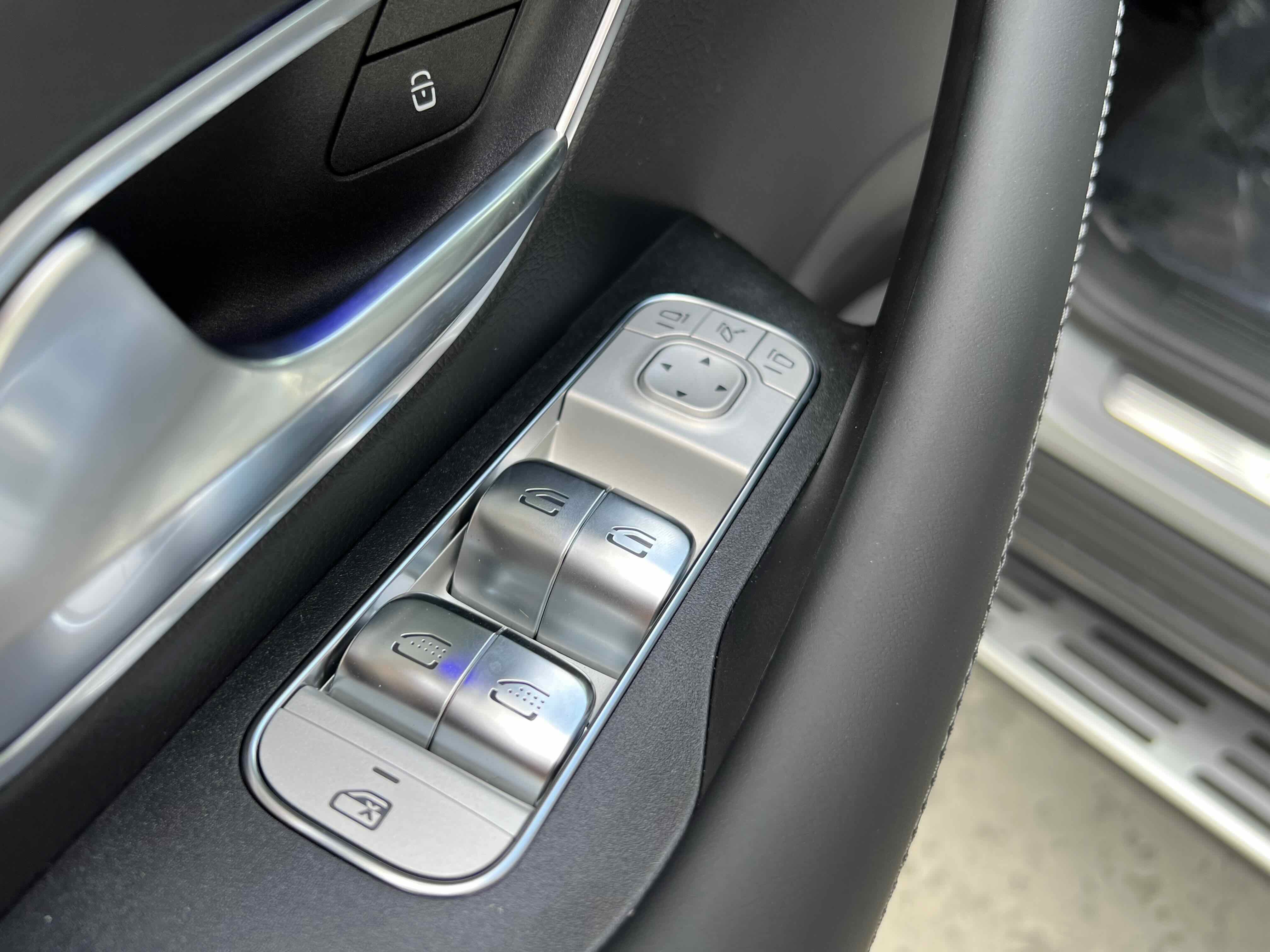 New 2026 Mercedes-Benz GLS 450 4MATIC image 15