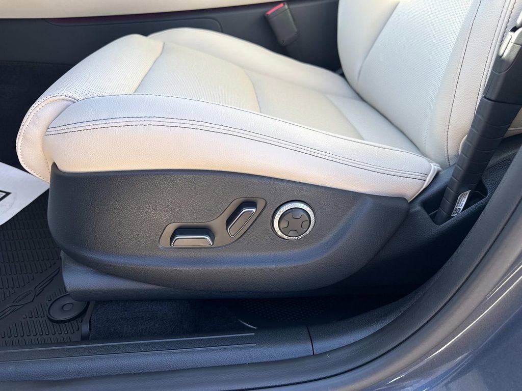 New 2026 Genesis GV70 2.5T Select image 20