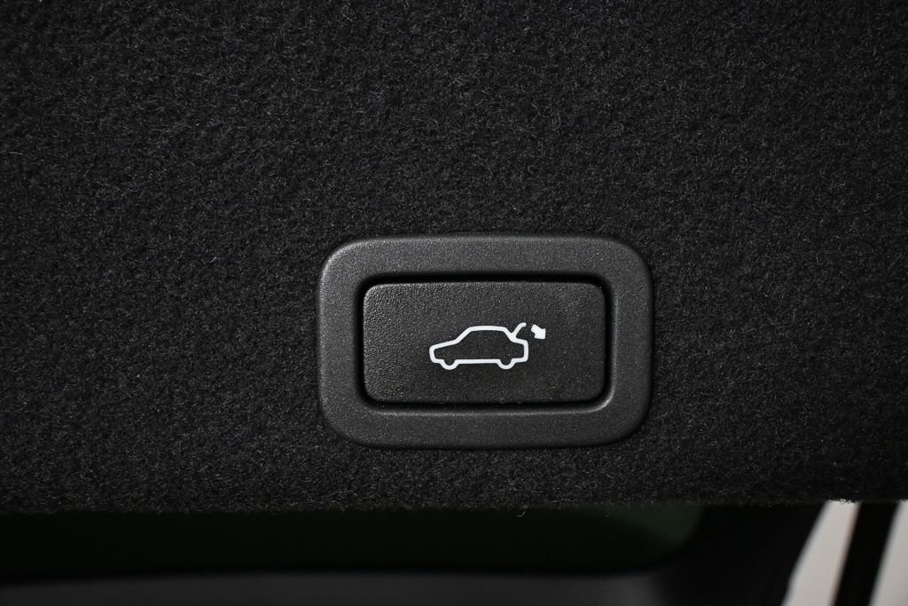 Used 2016 Volvo XC60 T5 Premier w/ Proximity Package FWD image 28