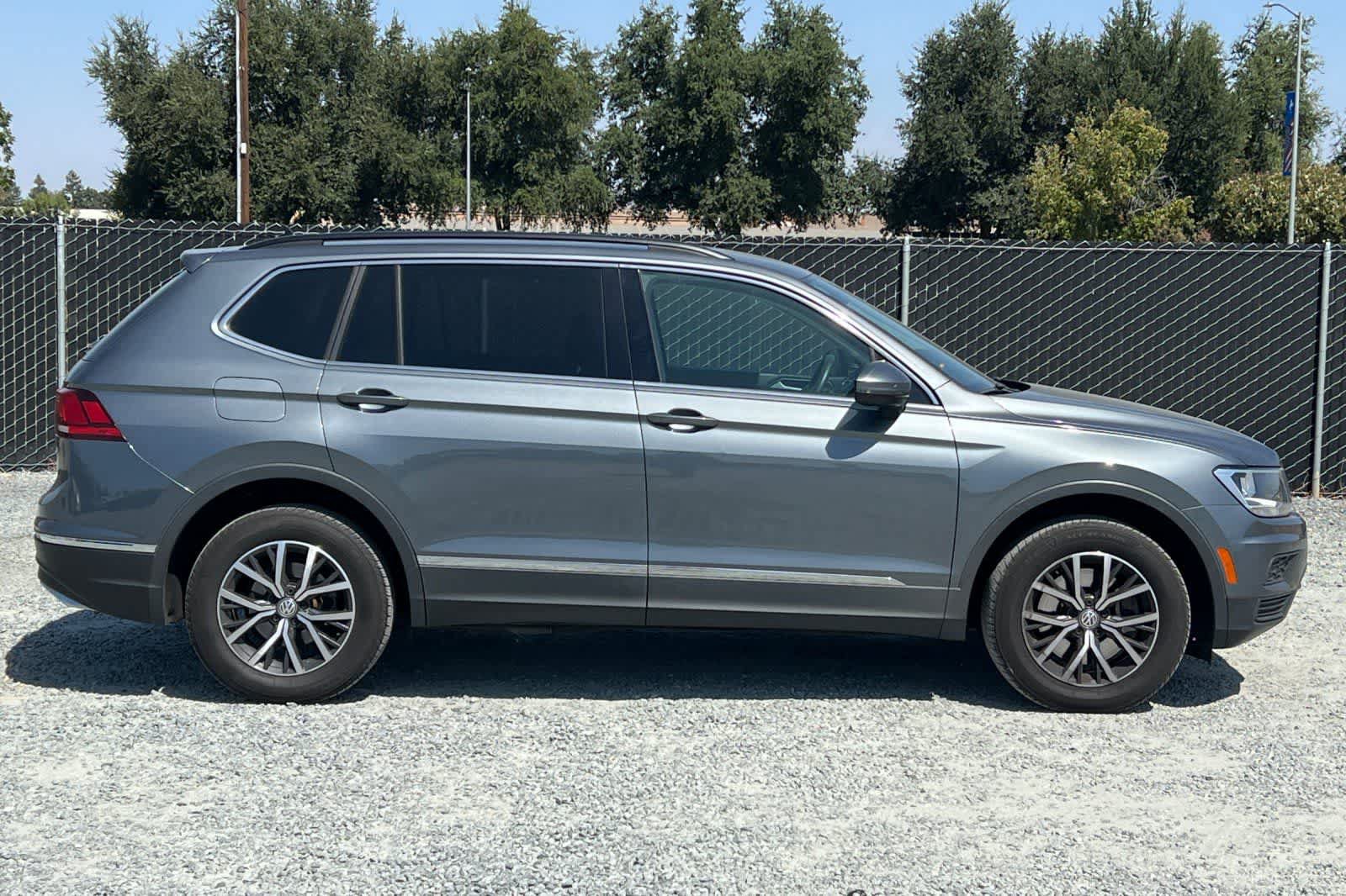 Used 2020 Volkswagen Tiguan SE AWD/4WD image 9