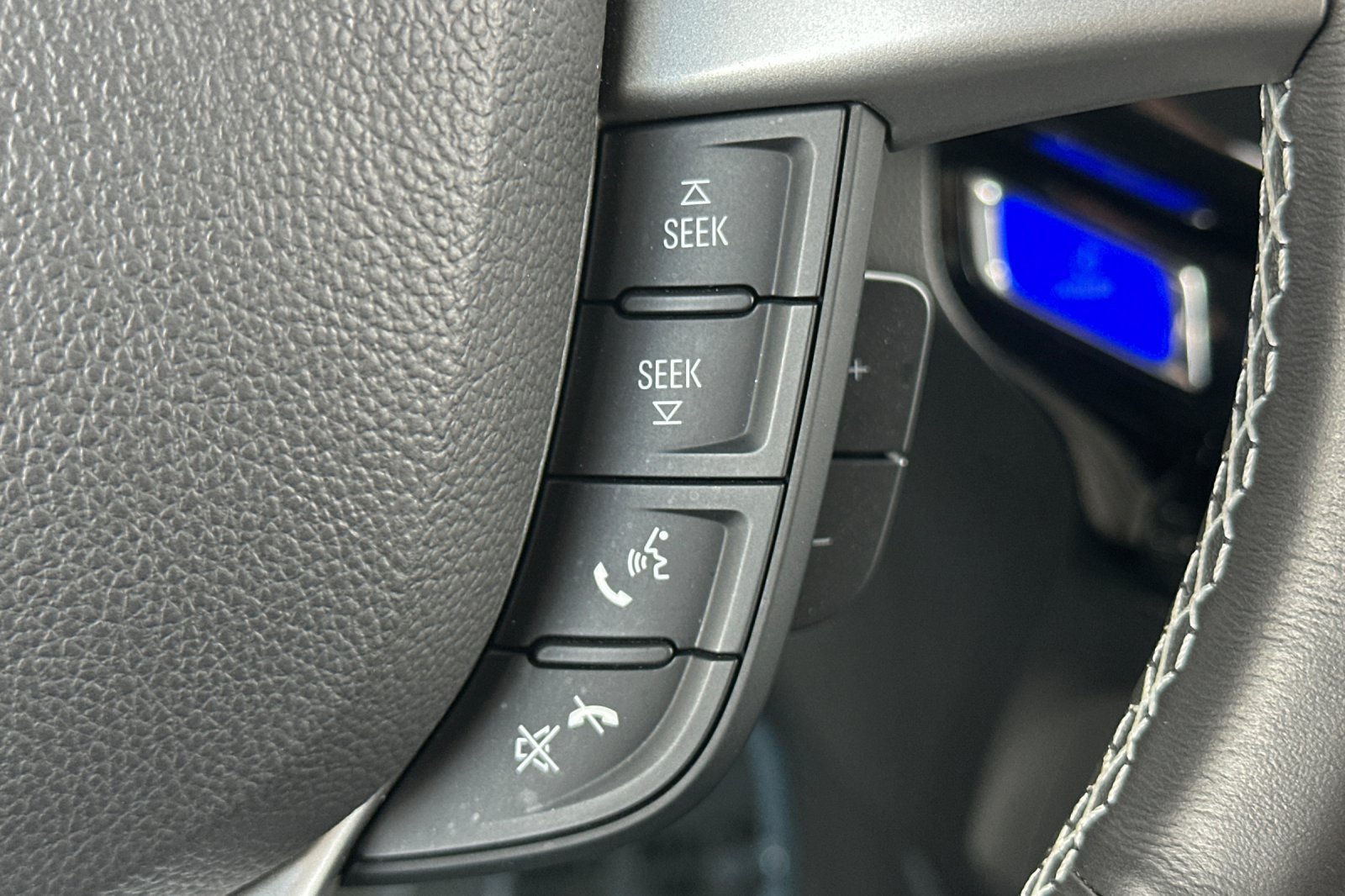 Used 2014 Chevrolet Spark LT FWD image 35