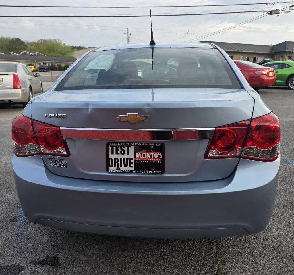 Used 2012 Chevrolet Cruze LS FWD image 9
