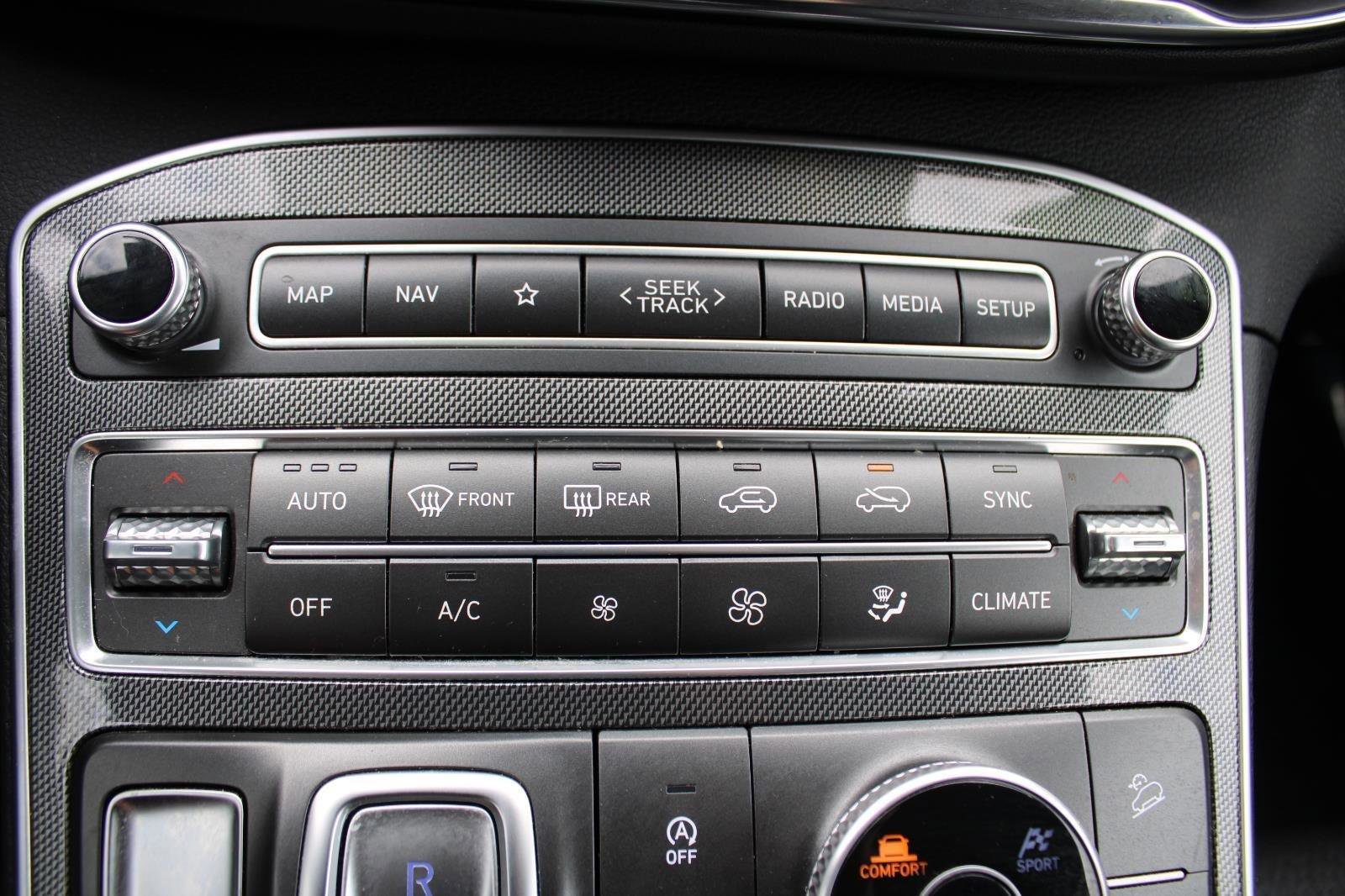 Used 2023 Hyundai Santa Fe SEL image 20