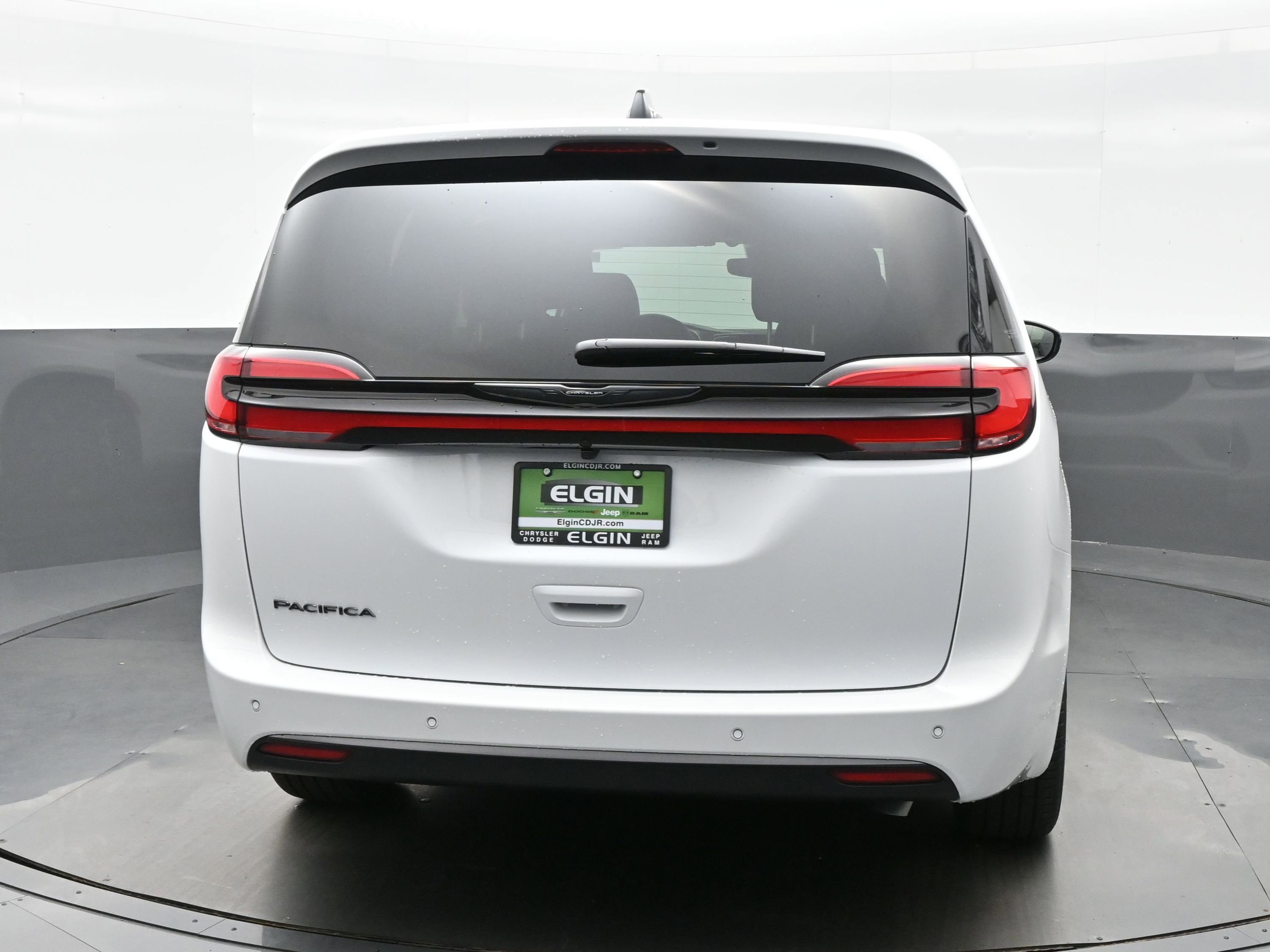 New 2026 Chrysler Pacifica Select image 5