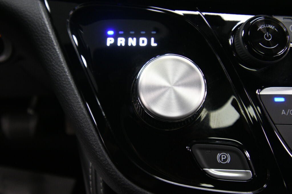 Used 2025 Chrysler Pacifica Limited FWD image 18