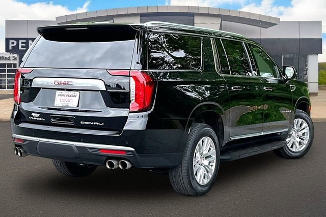Used 2024 GMC Yukon XL Denali AWD/4WD image 2
