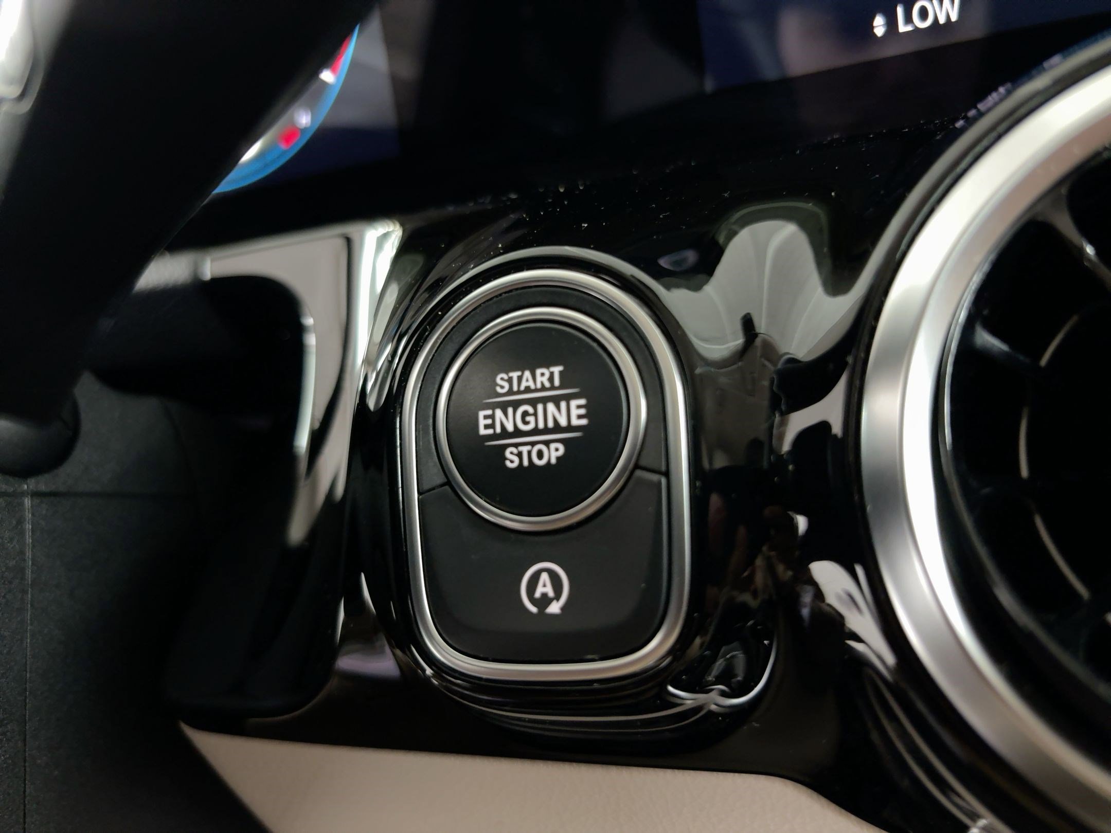 Certified 2022 Mercedes-Benz GLA 250 4MATIC image 26