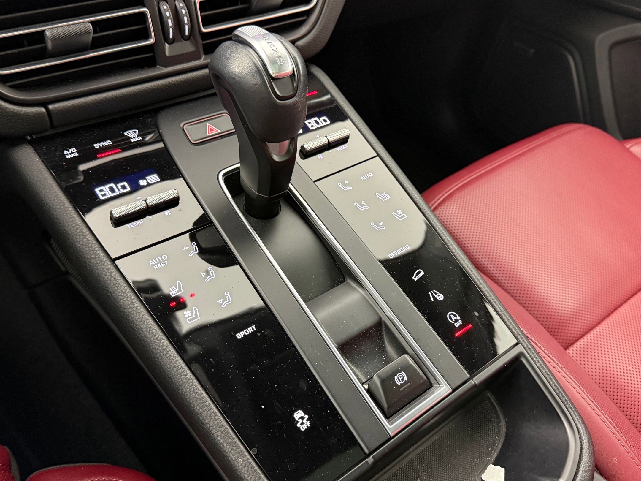 Certified 2022 Porsche Macan image 26