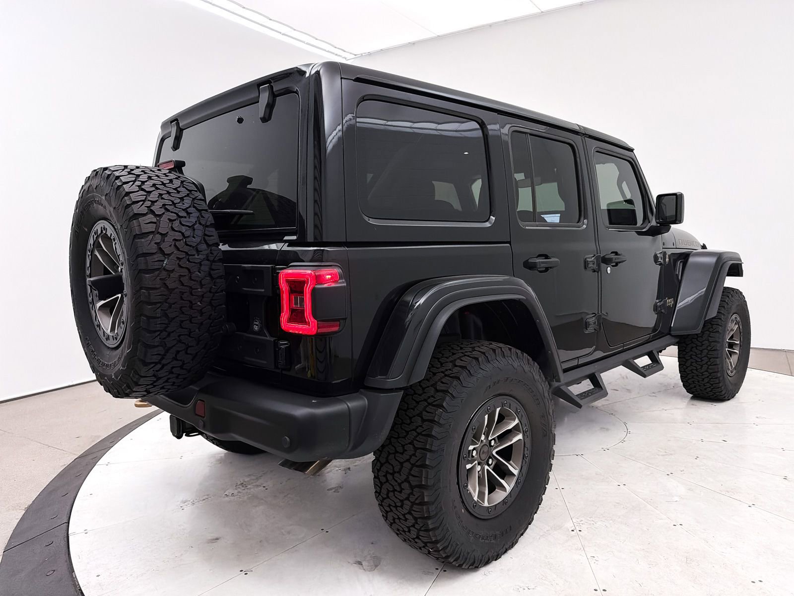 Used 2024 Jeep Wrangler Unlimited Rubicon 392 AWD/4WD image 17