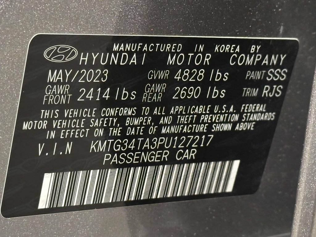 Used 2023 Genesis G70 2.0T AWD/4WD image 36