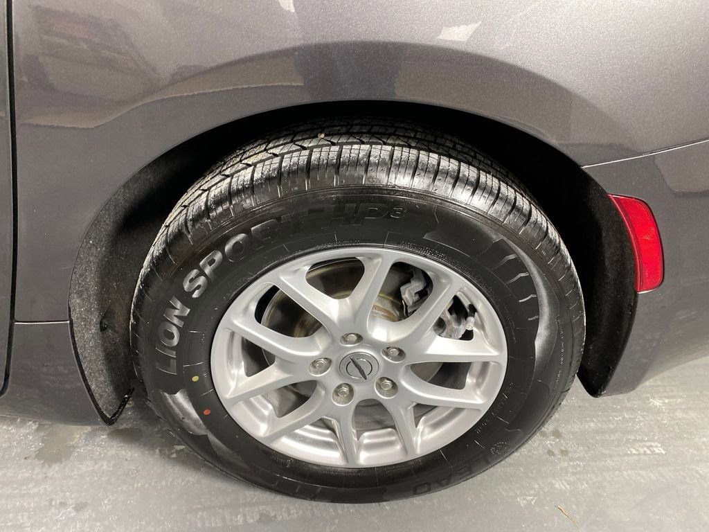 Used 2023 Chrysler Pacifica Touring-L image 31