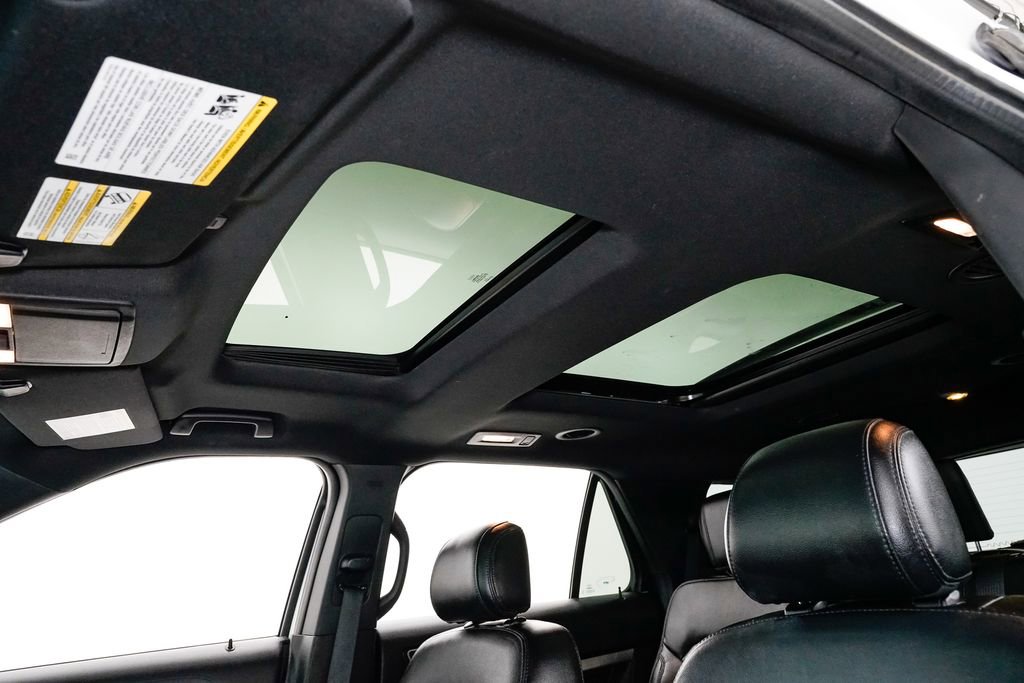 Used 2017 Ford Explorer XLT w/ Equipment Group 202A image 10