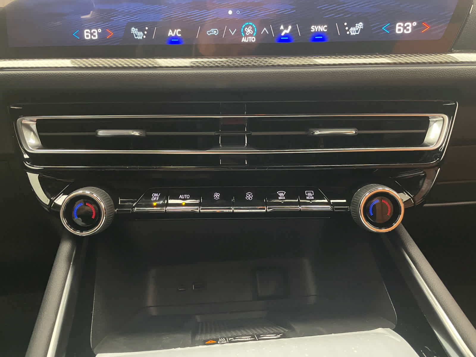 New 2027 Chevrolet Traverse Z71 w/ Enhanced Driving Package AWD/4WD image 6
