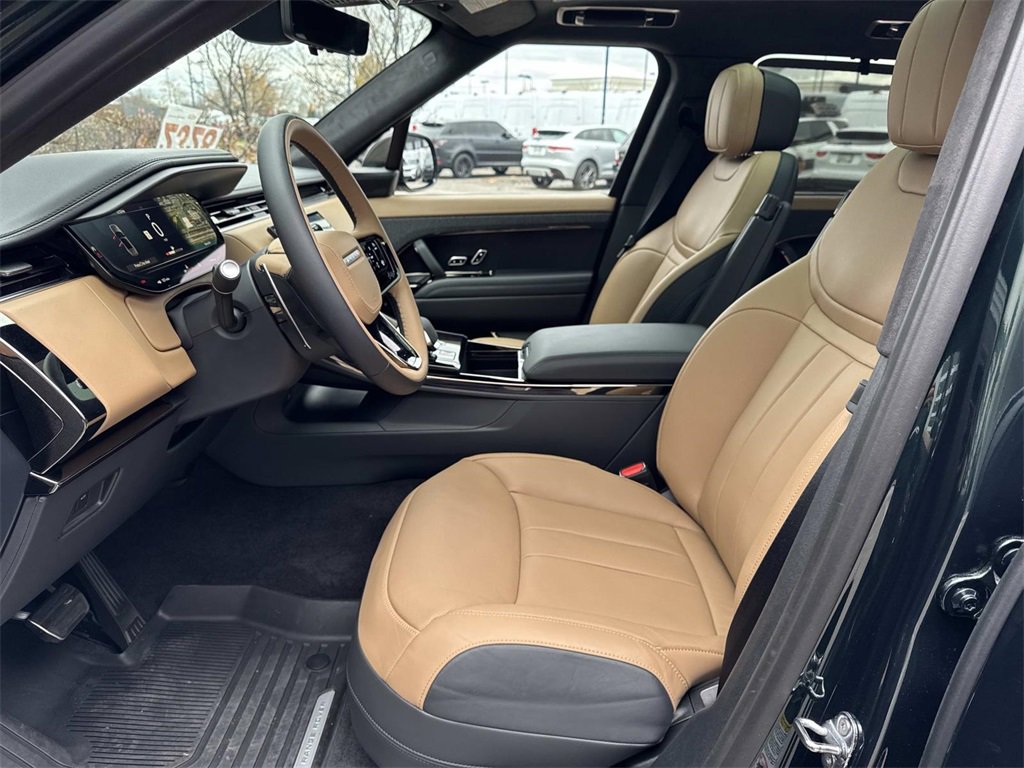 Used 2025 Land Rover Range Rover Sport Autobiography image 18