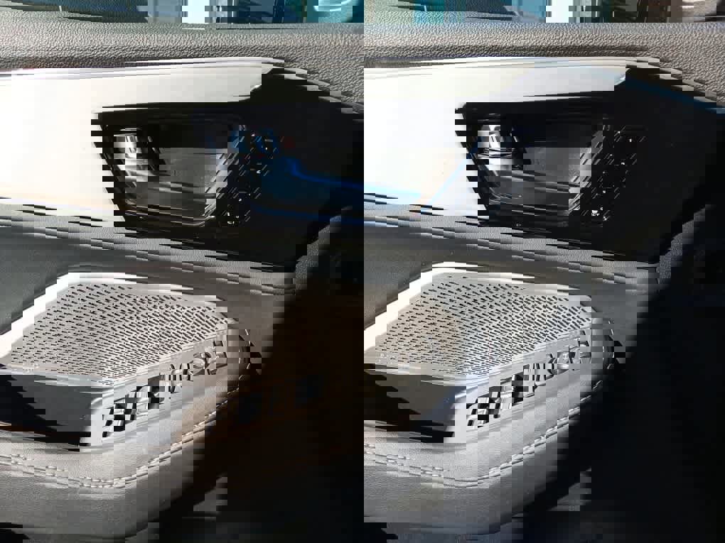 Used 2023 Acura MDX SH-AWD w/ Technology Package image 36