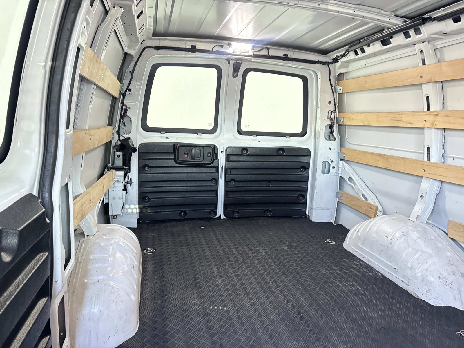 Used 2024 GMC Savana 2500 Work Van w/ Driver Convenience Package image 14