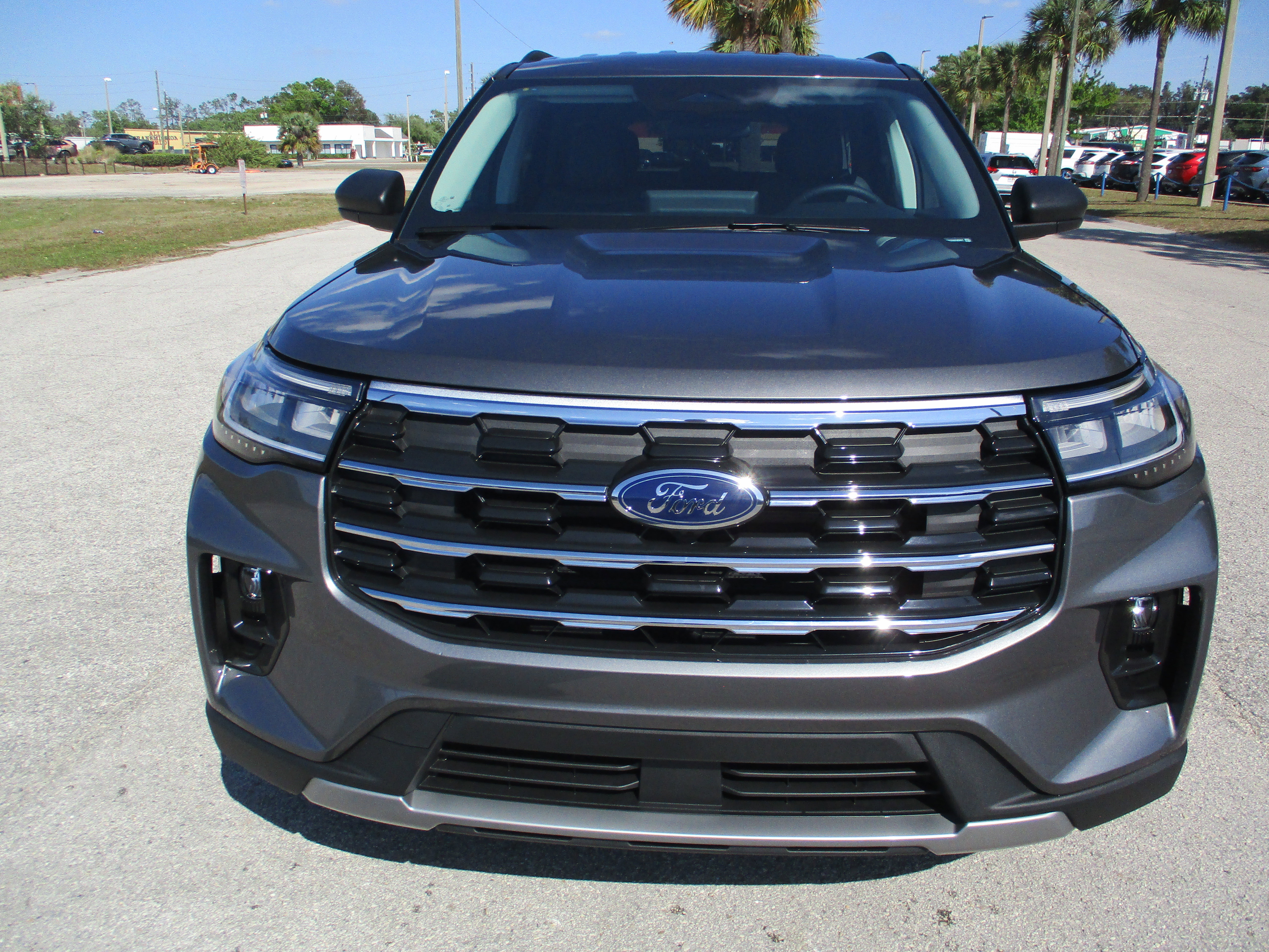 New 2025 Ford Explorer Active w/ Active Comfort Package image 2
