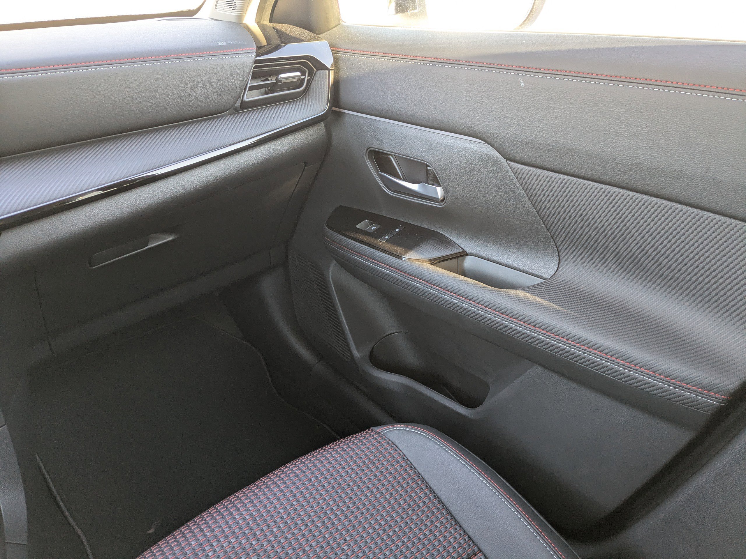 New 2026 Nissan Kicks SR FWD image 19