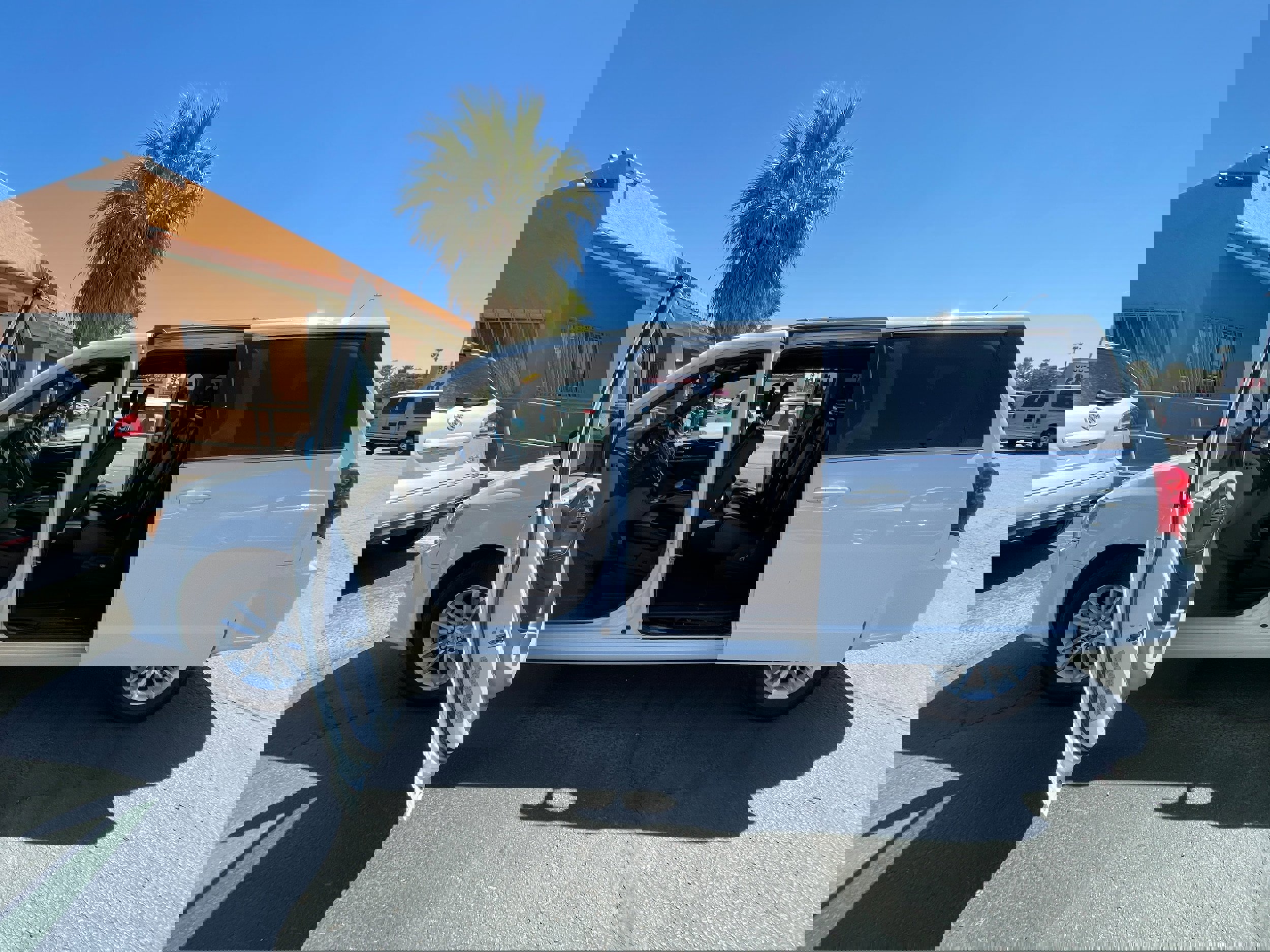 Used 2018 Dodge Grand Caravan SXT image 12