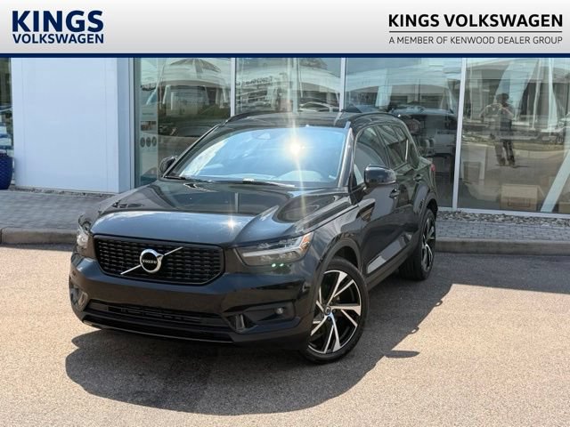 Used 2022 Volvo XC40 T5 R-Design w/ Climate Package AWD/4WD image 1