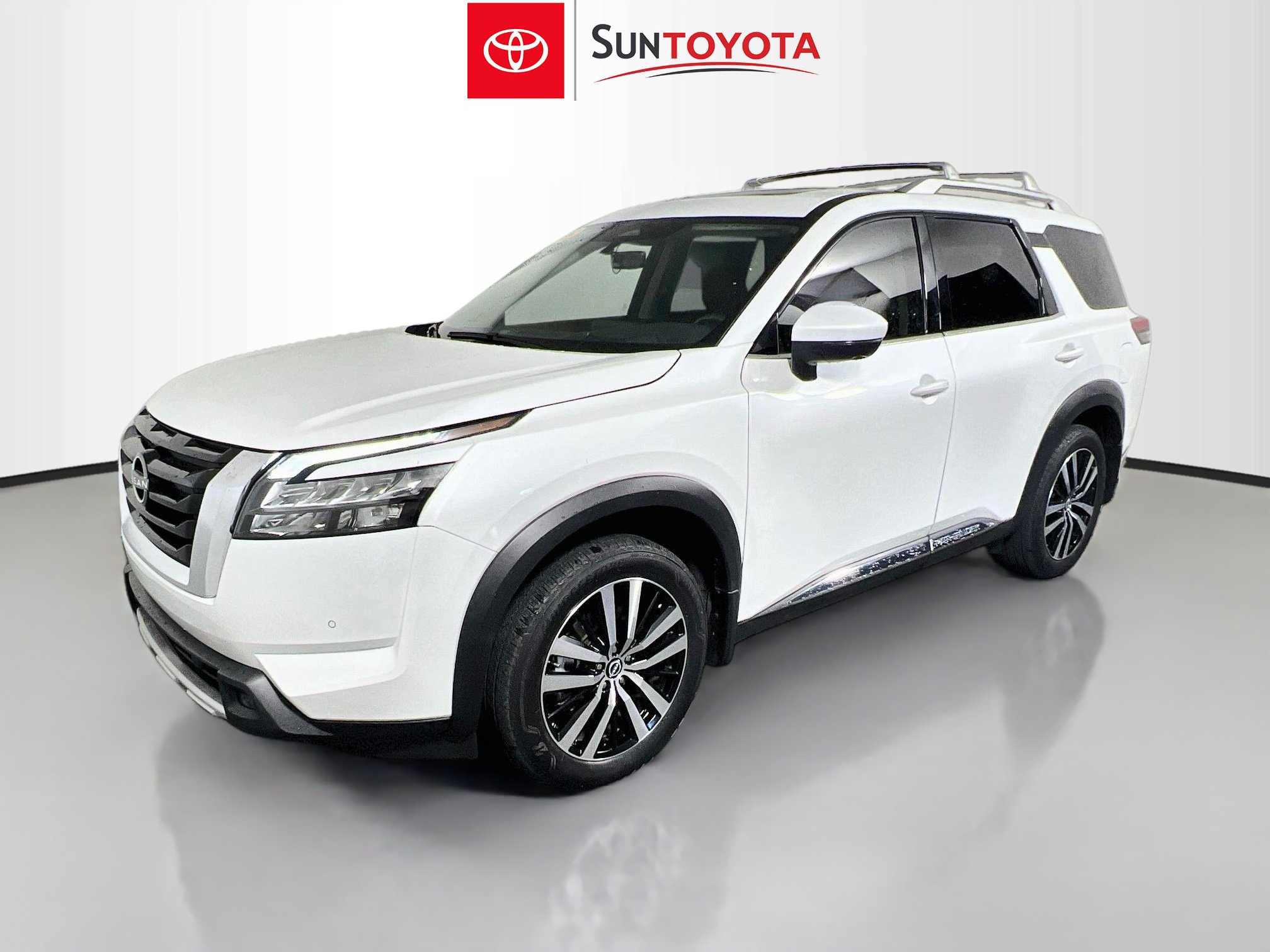 Used 2025 Nissan Pathfinder Platinum w/ Cargo Package FWD image 9