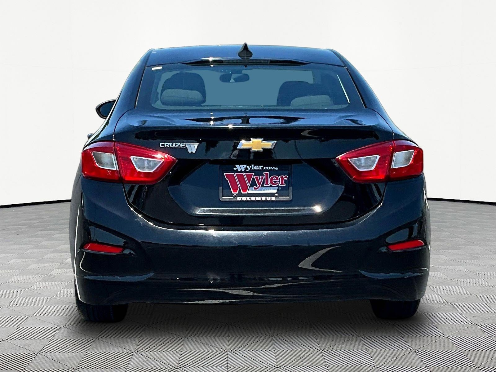 Used 2018 Chevrolet Cruze LS FWD image 5