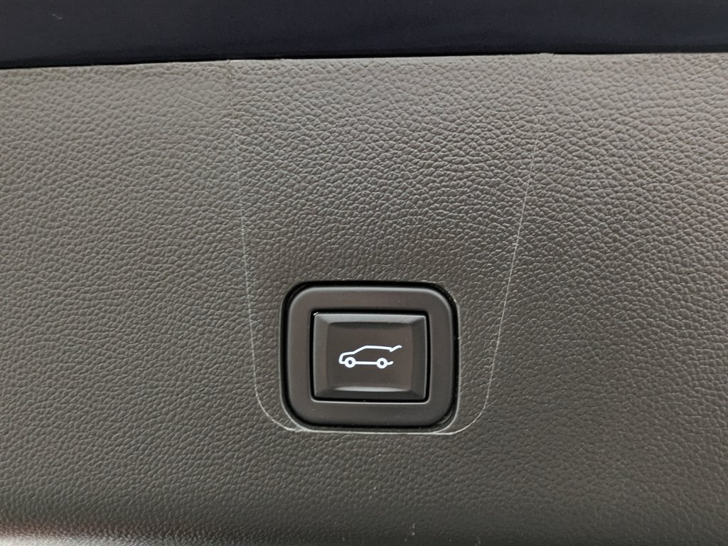 Used 2023 Chevrolet Traverse LT w/ LPO, Floor Liner Package AWD/4WD image 17
