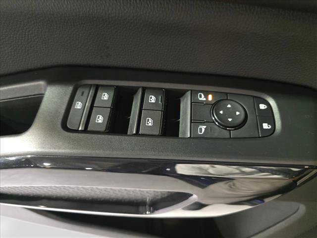 Used 2025 Nissan Pathfinder SV AWD/4WD image 29