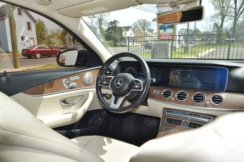 Used 2020 Mercedes-Benz E 350 4MATIC Sedan image 30