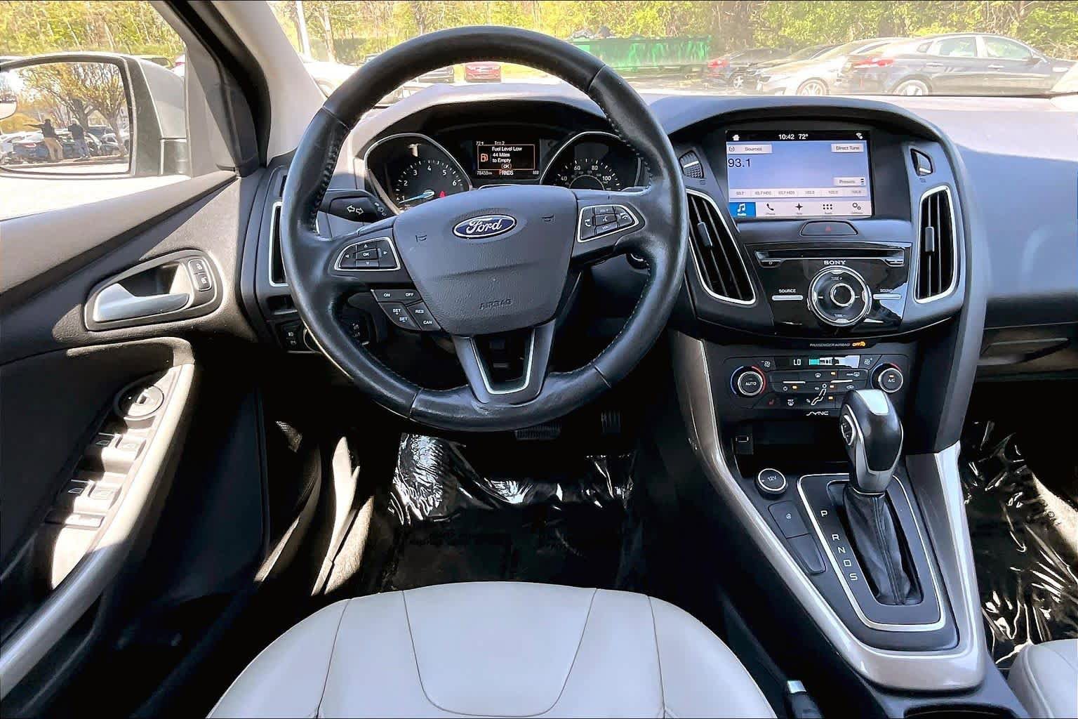 Used 2017 Ford Focus Titanium FWD image 6