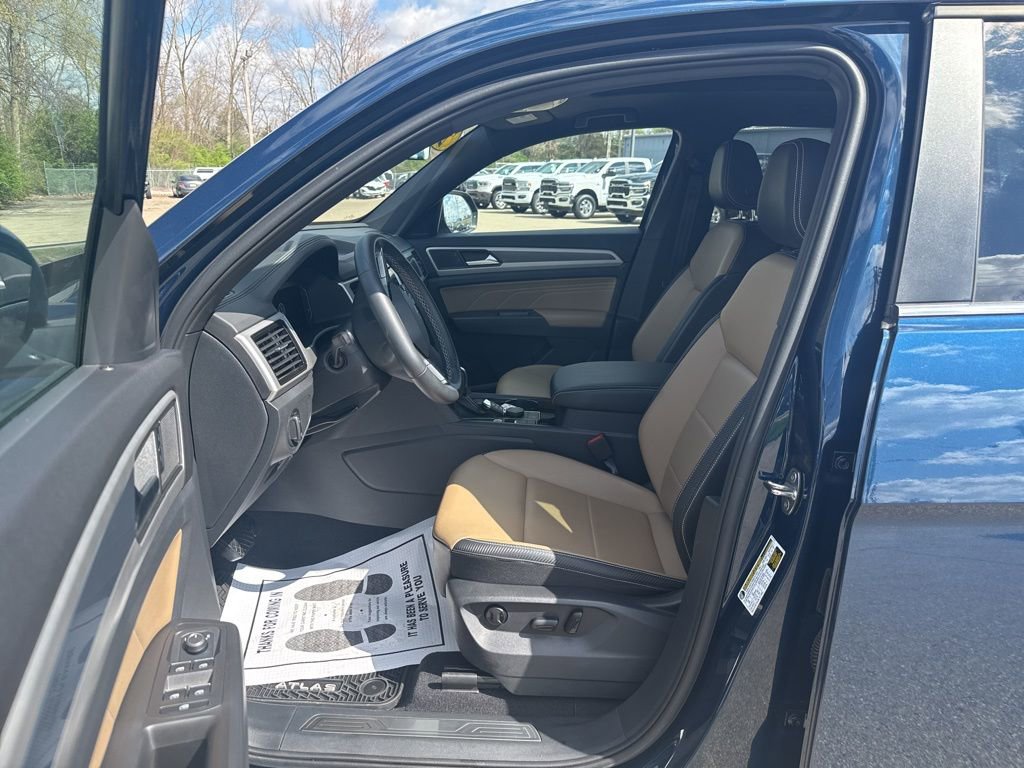 Used 2022 Volkswagen Atlas Cross Sport SE image 9
