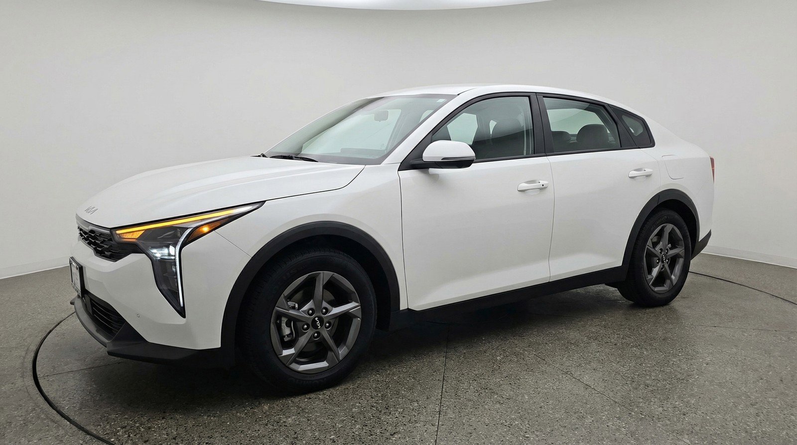 Used 2025 Kia K4 LXS image 3