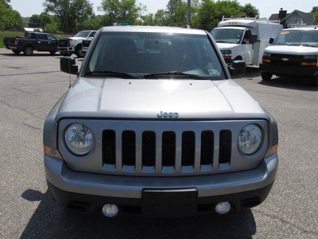 Used 2016 Jeep Patriot Latitude FWD image 2