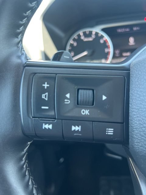 Used 2025 Nissan Rogue SV FWD image 12