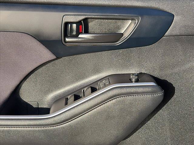 Used 2026 Toyota Highlander XLE AWD/4WD image 11