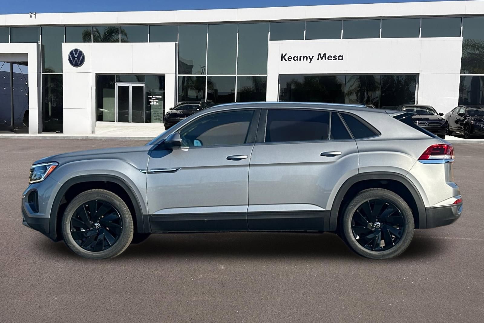 New 2026 Volkswagen Atlas Cross Sport SE FWD image 7