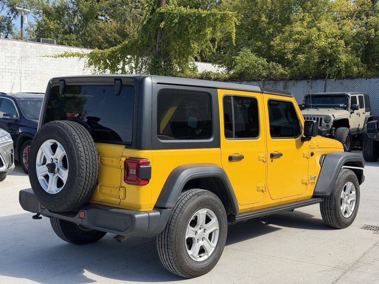 Used 2018 Jeep Wrangler Unlimited Sport S AWD/4WD image 5