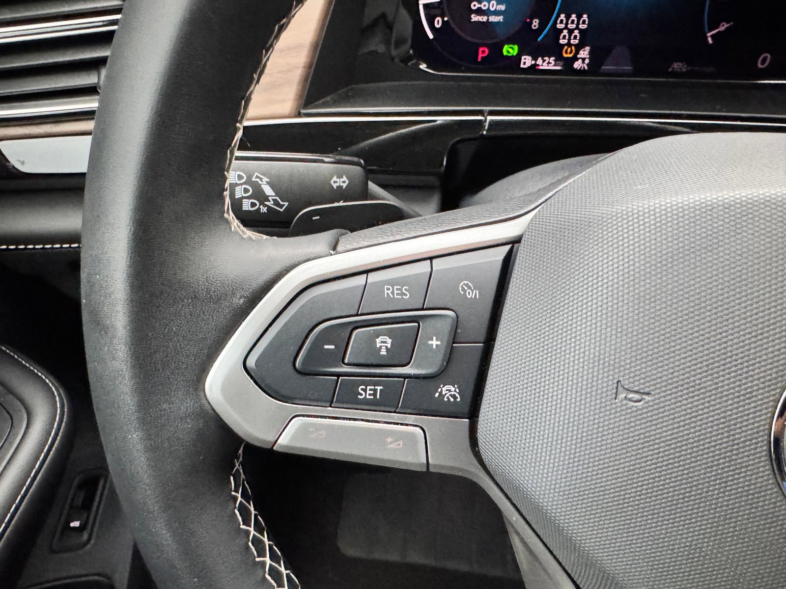 Used 2025 Volkswagen Atlas SE image 16