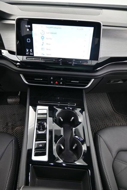 Used 2024 Volkswagen Atlas Cross Sport SE image 16