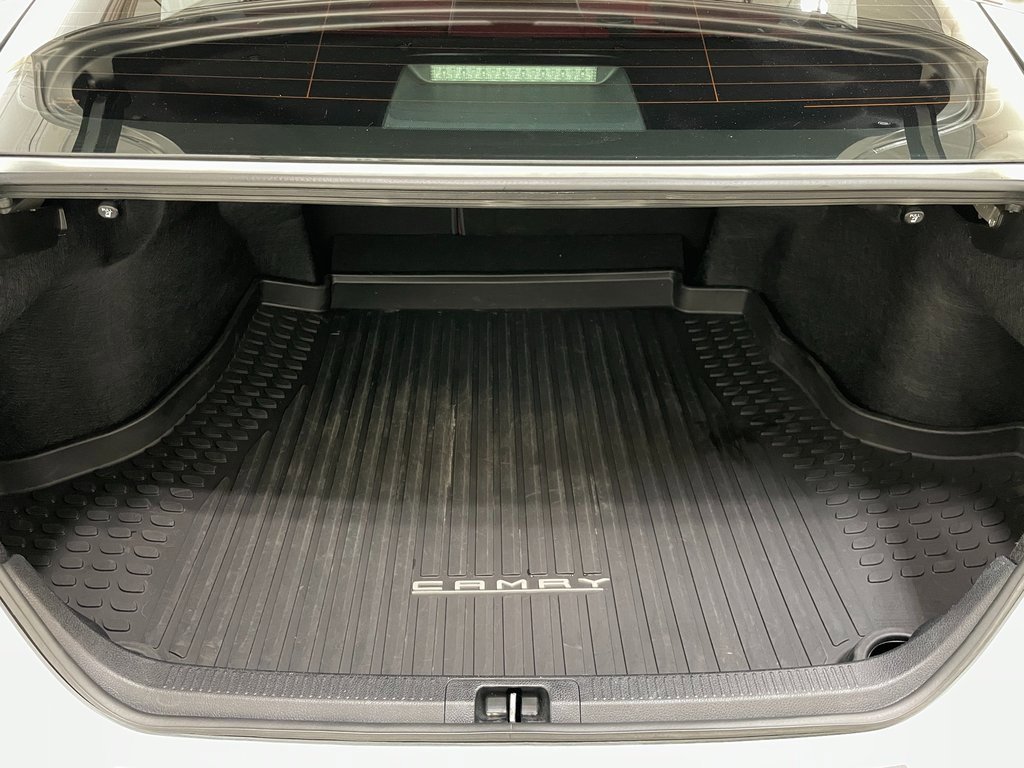 Used 2019 Toyota Camry XSE image 43