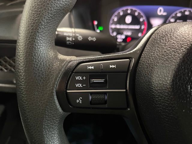Used 2023 Honda Accord EX image 22