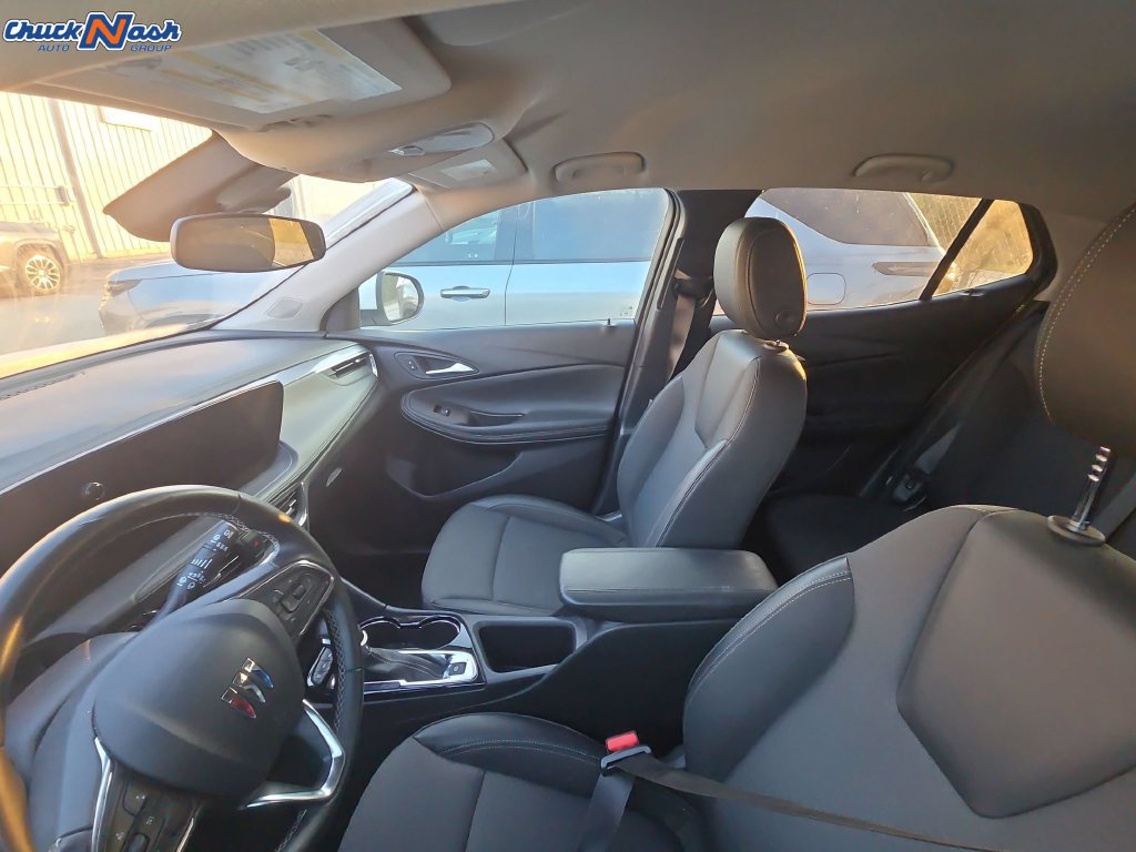 Used 2025 Buick Encore GX Preferred AWD/4WD image 8