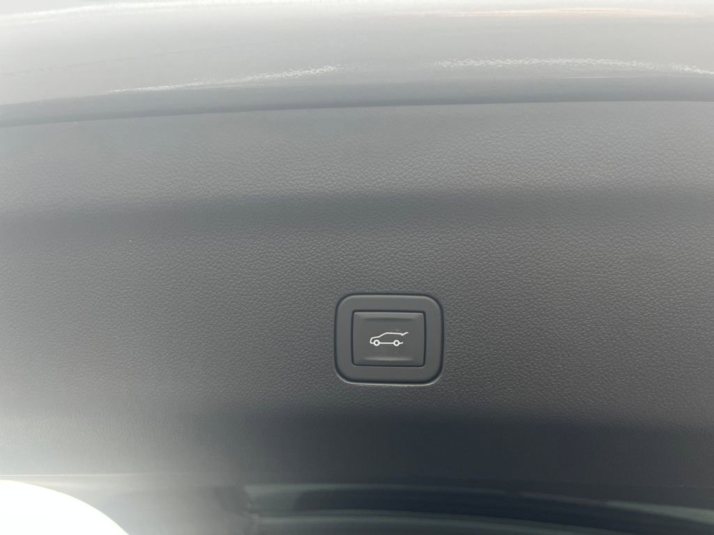 New 2026 Chevrolet Suburban Premier image 27