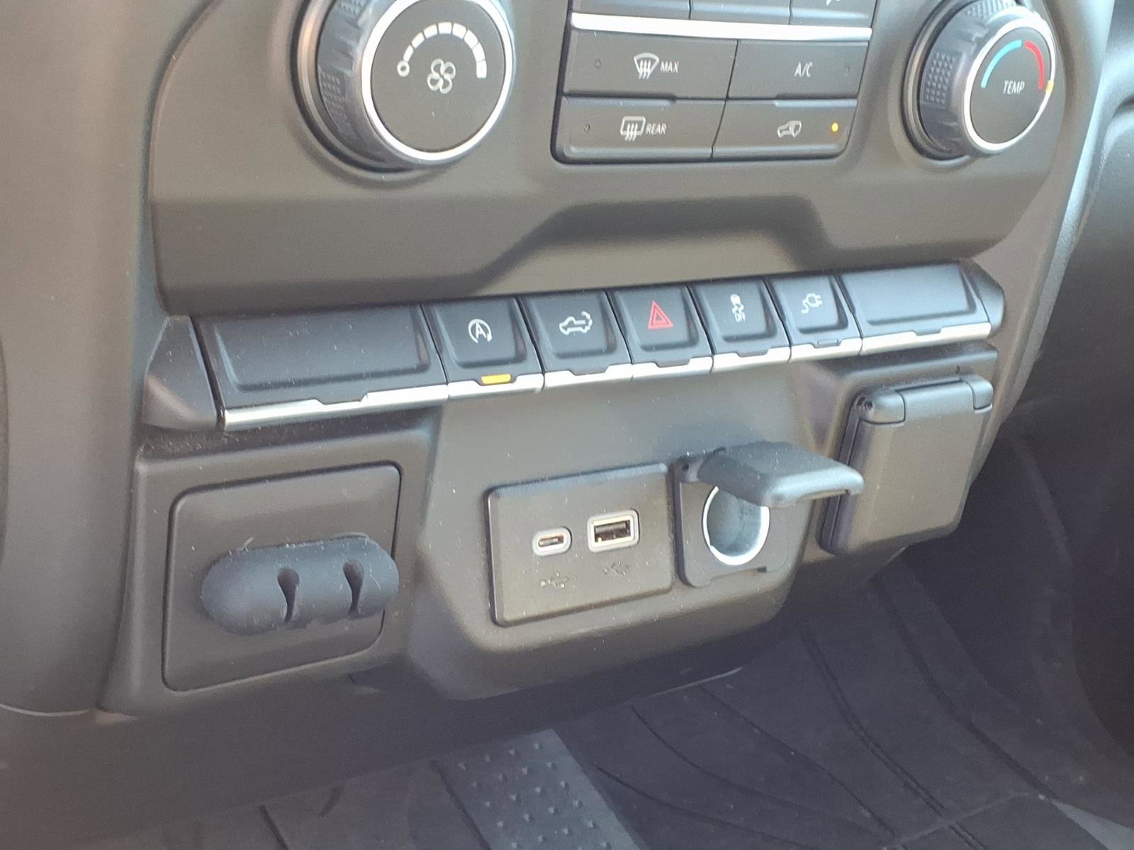 Used 2022 Chevrolet Silverado 1500 Custom w/ Safety Confidence Package image 16