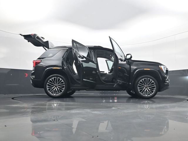 Used 2026 GMC Terrain Denali w/ LPO, Floor Liner Package image 33