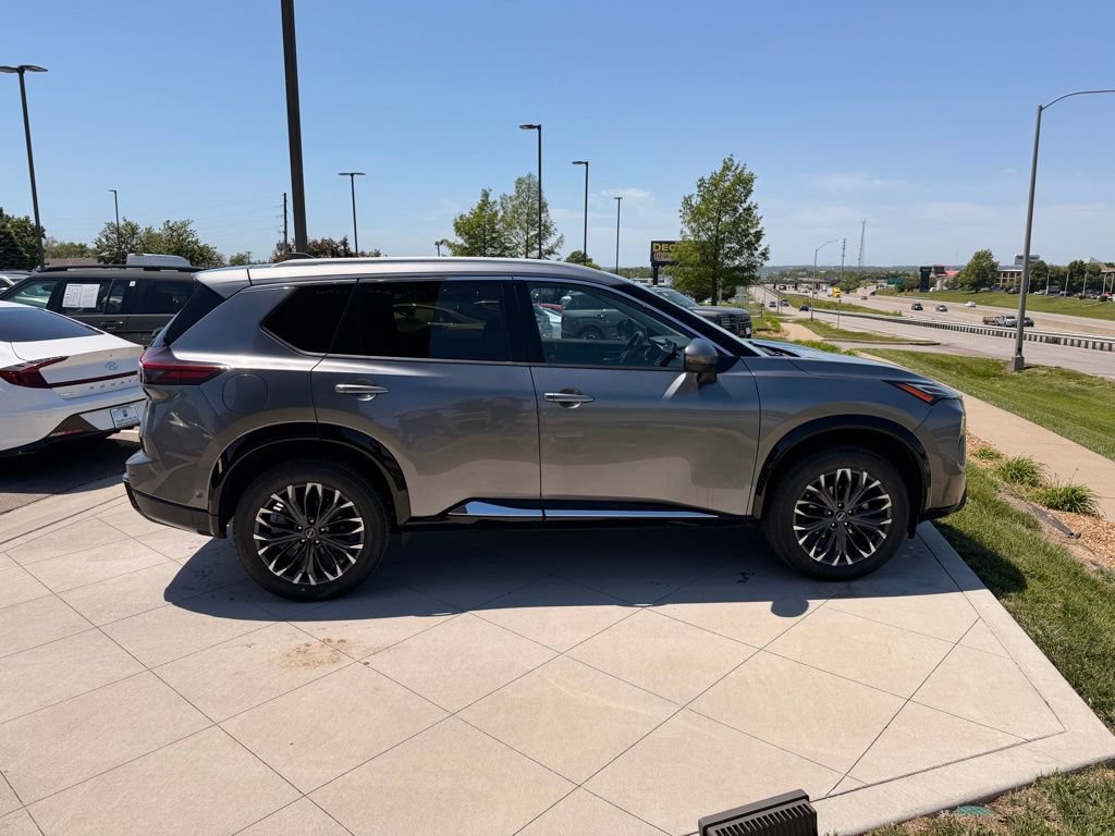 Used 2024 Nissan Rogue Platinum AWD/4WD image 12