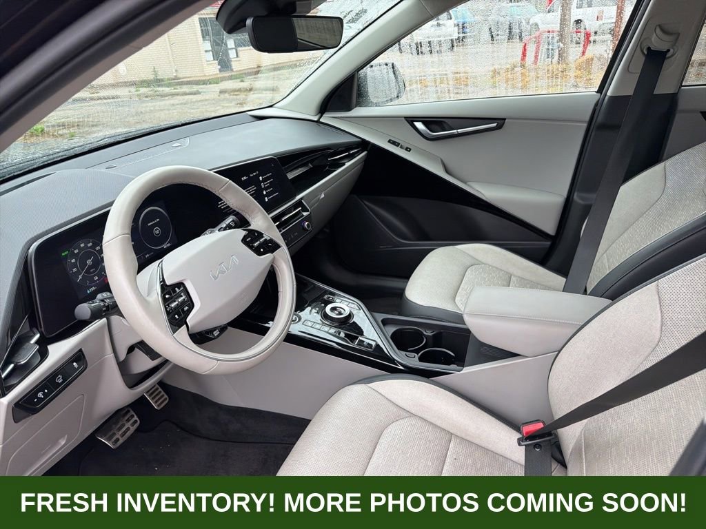 Used 2023 Kia Niro Wave w/ Wave Preserve Package FWD image 8