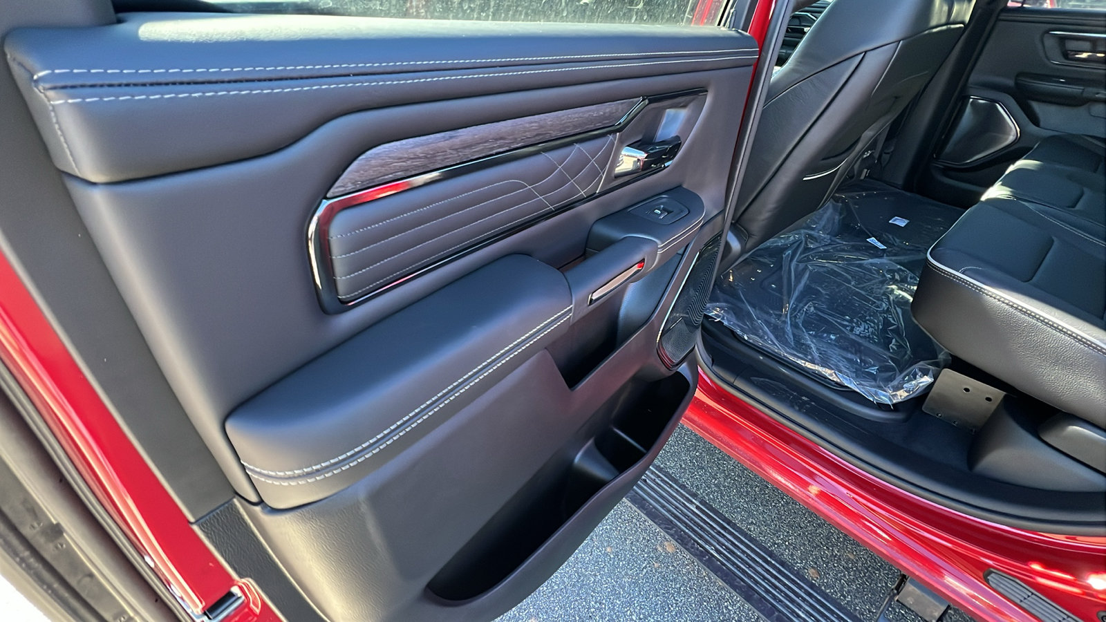 New 2026 RAM 1500 Limited w/ Body Color Bumper Group AWD/4WD image 20